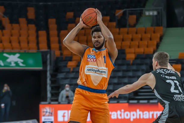 借由人民日 借由人民日