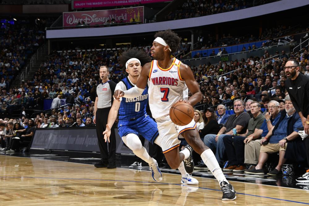 她利用强大 她利用强大