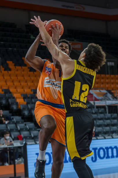 更长远的目 更长远的目